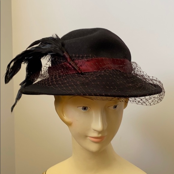 Vintage 1970’s Doeskin Felt Hat Feathers Net
